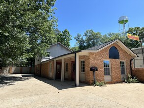 16 Oak St, Roswell, GA for sale Primary Photo- Image 1 of 10