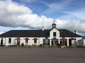 Pier Sq, Ardrishaig to rent Building Photo- Image 2 of 3