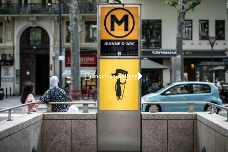 Retail in Toulouse to rent Building Photo- Image 1 of 4