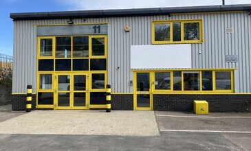 10-11 Caxton Ct, St Albans to rent Building Photo- Image 1 of 5