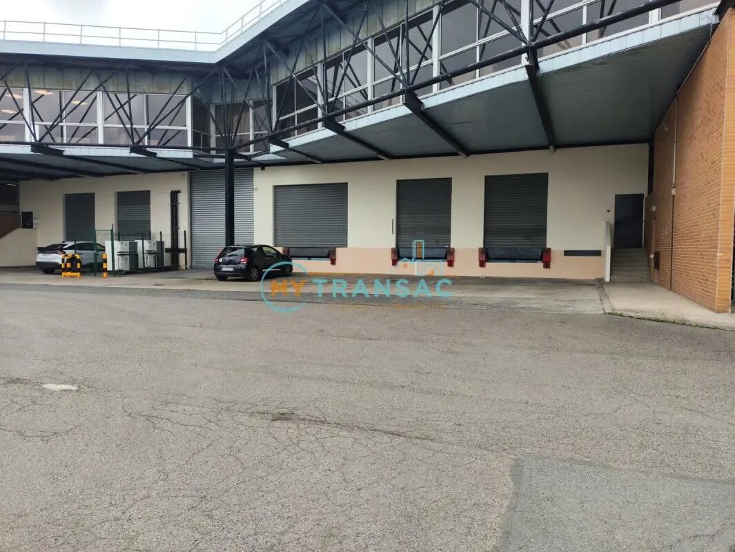 Industrial in Morangis to rent Building Photo- Image 1 of 12