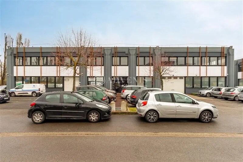 Light Industrial in Gennevilliers to rent - Building Photo - Image 2 of 10