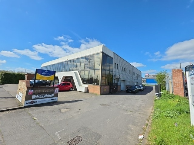 15 Bennet Rd, Reading to rent - Building Photo - Image 1 of 2