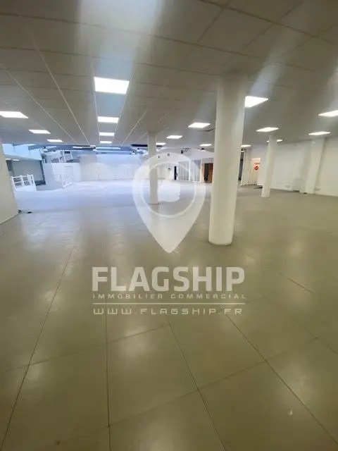 Location Commerce 4 800 m² - Photo 1