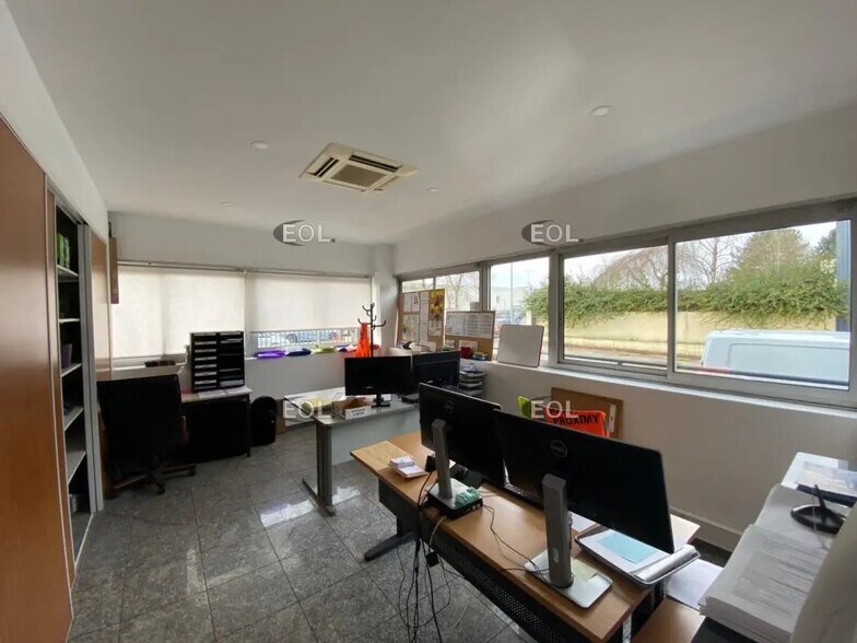 Light Industrial in Combs-la-Ville to rent - Interior Photo - Image 2 of 14