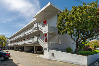 129 - 137 Canal St, San Rafael portfolio of 2 properties for sale on LoopNet.co.uk Primary Photo- Image 1 of 2