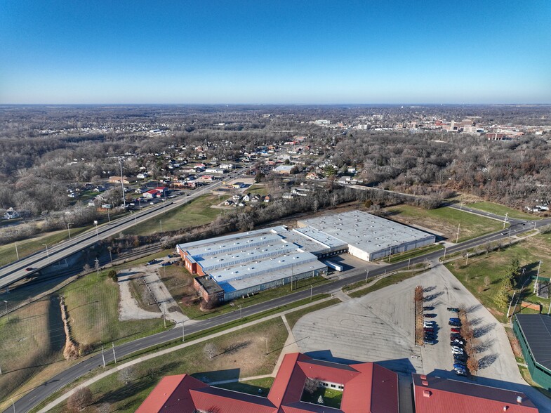 800 S Gilbert St, Danville, IL for sale - Aerial - Image 3 of 9