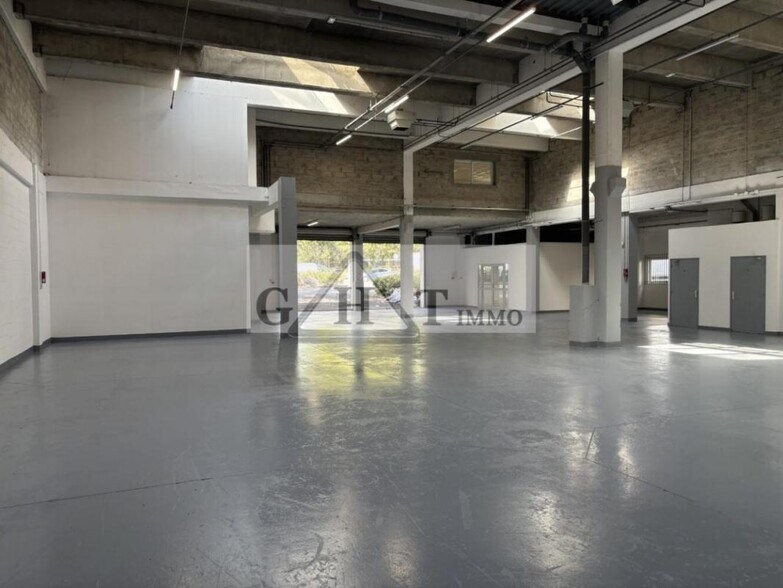 Industrial in Aulnay-sous-Bois to rent - Building Photo - Image 2 of 9