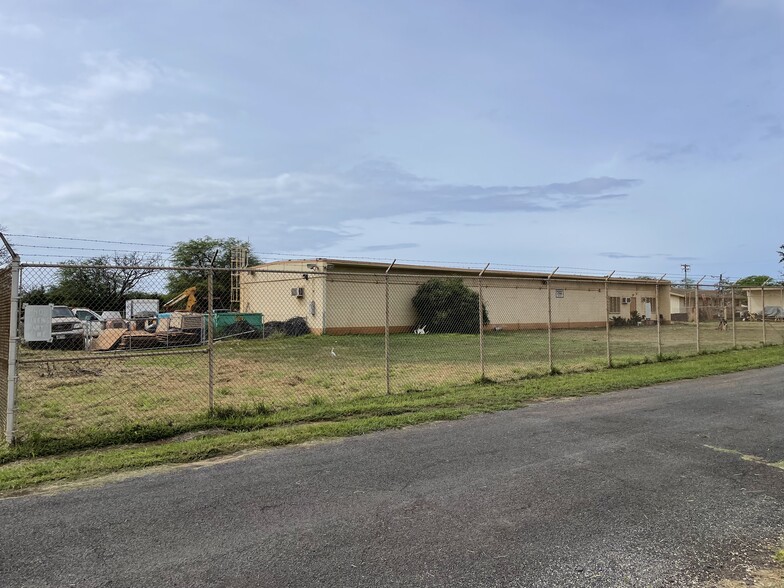 91-2035 Franklin D Roosevelt Ave, Kapolei, HI for rent - Primary Photo - Image 1 of 2