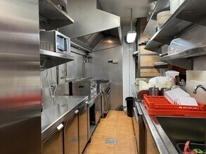 Retail in Barcelona, Barcelona to rent Interior Photo- Image 2 of 5