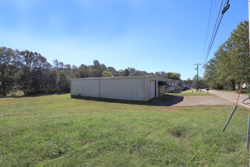 102 S Moore St, Duncan, SC for rent - Building Photo - Image 3 of 9