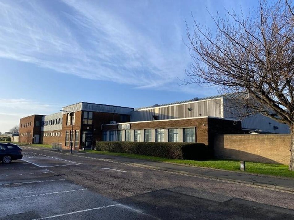 3 Banbeath Industrial Estate, Leven to rent Building Photo- Image 1 of 5