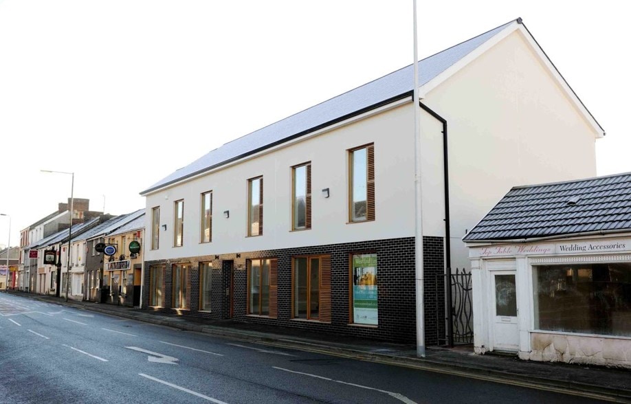 West End, Llanelli to rent - Building Photo - Image 2 of 2