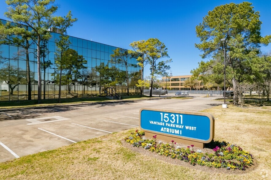 15311 Vantage Pky W, Houston, TX to rent - Building Photo - Image 3 of 3
