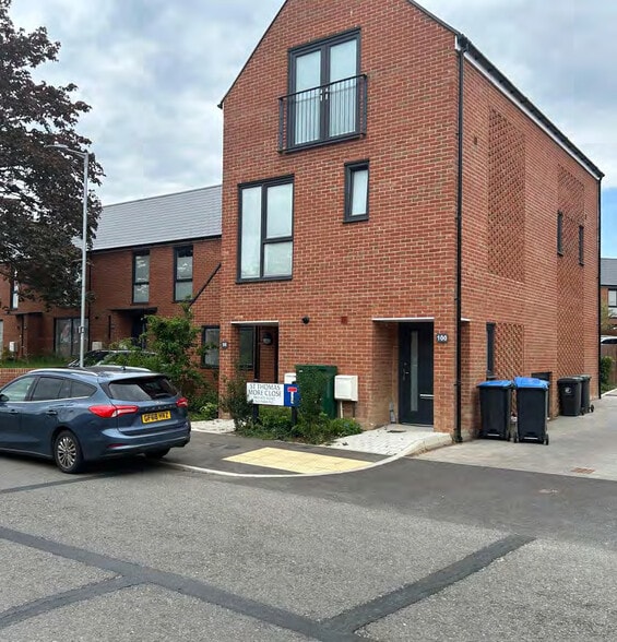 98 Willingale Rd, Loughton to rent - Building Photo - Image 1 of 5