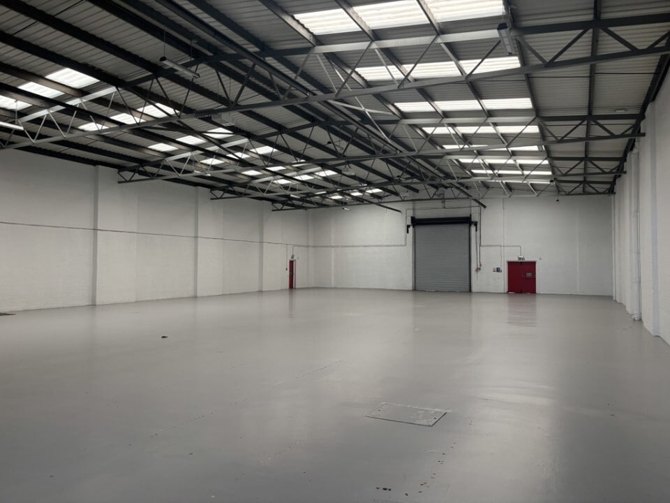 18-20 Bilton Way, Luton to rent Interior Photo- Image 1 of 3