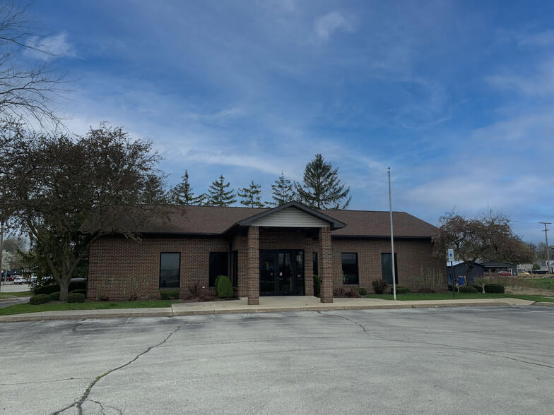 339 E 1st St, Roanoke, IN for rent - Building Photo - Image 1 of 8