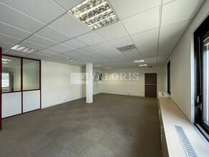 Office in Dardilly to rent Interior Photo- Image 2 of 5