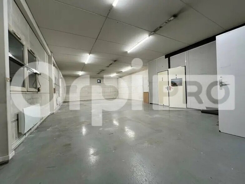 Light Industrial in Champlan to rent - Interior Photo - Image 2 of 7