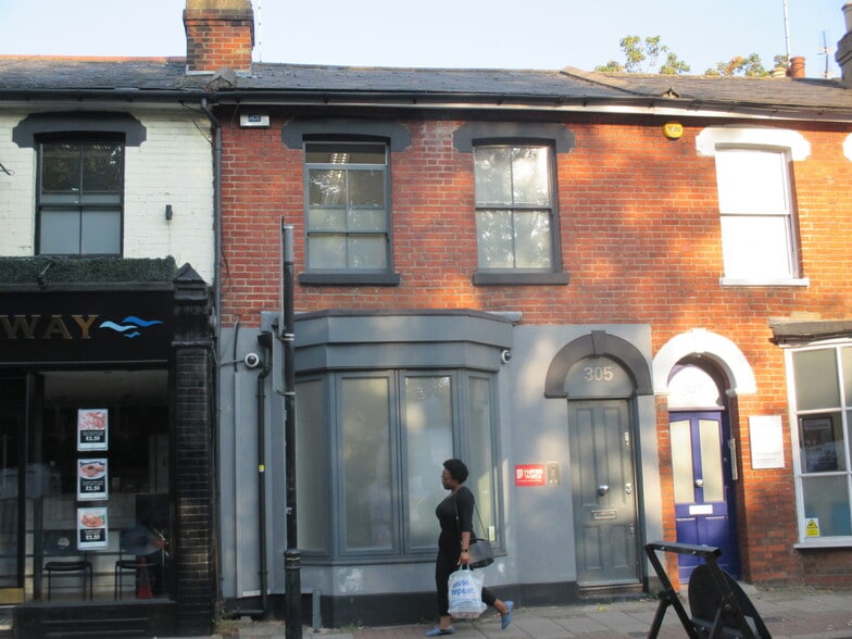 305 Regents Park Rd, London to rent - Building Photo - Image 2 of 2