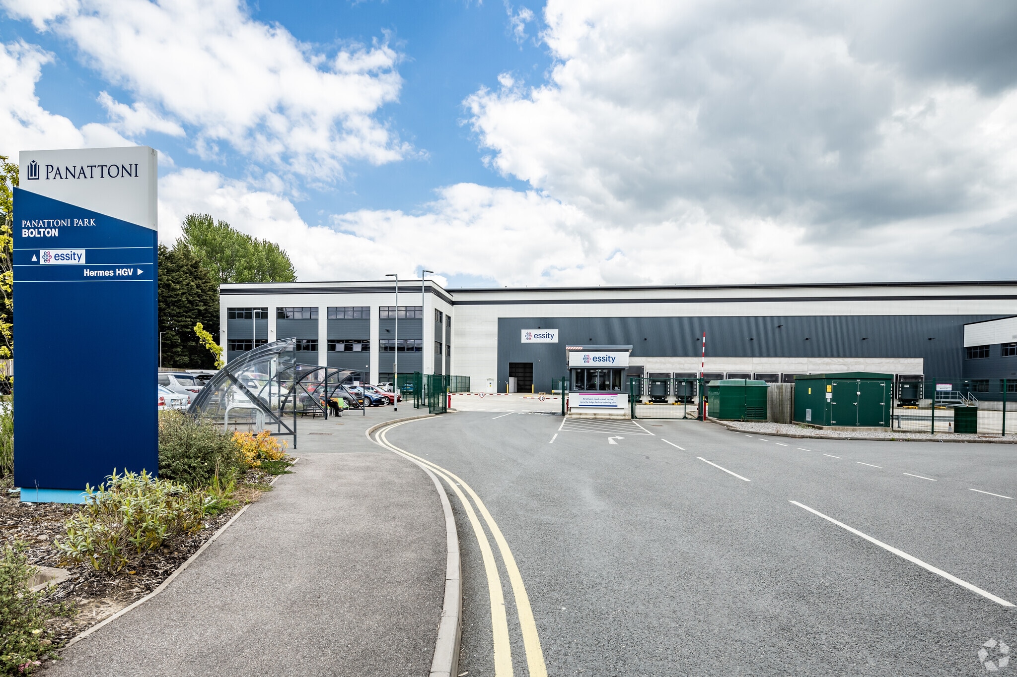 Great Bank Rd, Bolton to rent Building Photo- Image 1 of 11