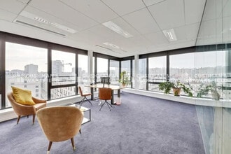 4 Place Du 8 Mai 1945, Levallois-Perret to rent Interior Photo- Image 1 of 8