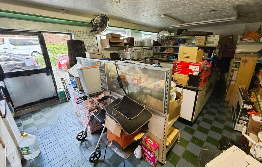73 Junction Rd, Stourbridge for sale - Interior Photo - Image 2 of 8
