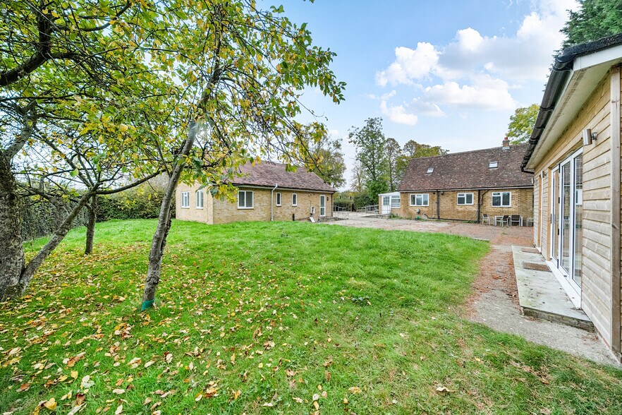 13 Bonehurst Road, Reigate for sale - Building Photo - Image 3 of 16