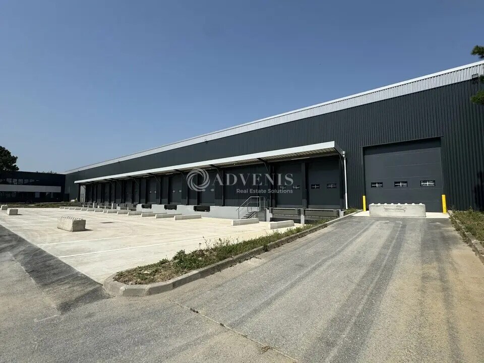 Industrial in Goussainville to rent Building Photo- Image 1 of 12
