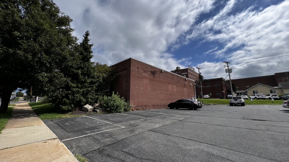 2100 Ferry St, Easton, PA for sale - Building Photo - Image 1 of 1