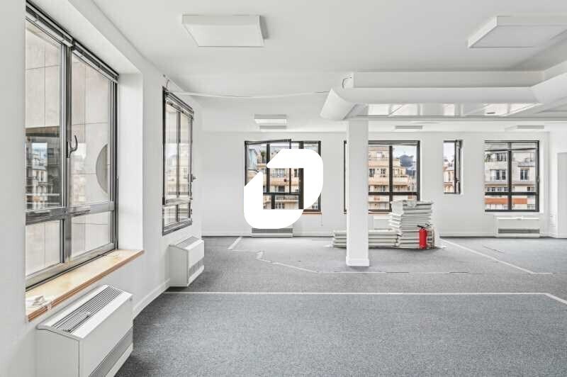 11-11 Place Du General Leclerc, Levallois-Perret to rent - Building Photo - Image 2 of 16
