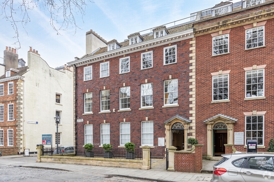10 Queen Sq, Bristol to rent - Building Photo - Image 2 of 5