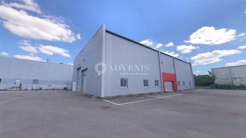 Location Local d'activités 690 m² - Photo 1