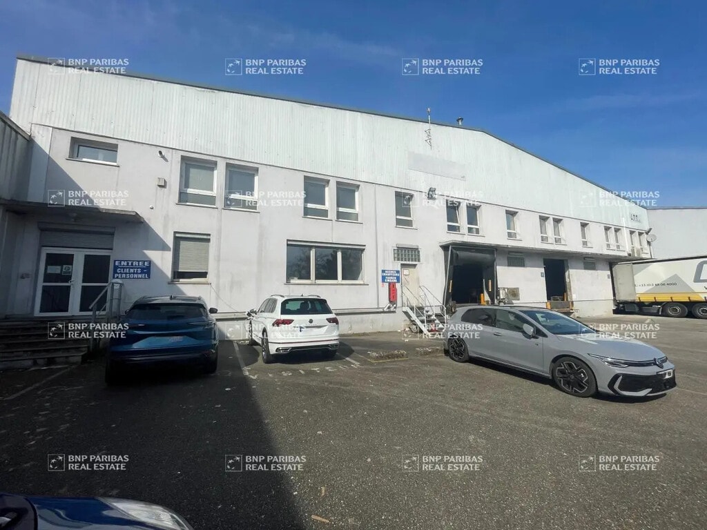 Location Entrepôt logistique 5 644 m² - Photo 1