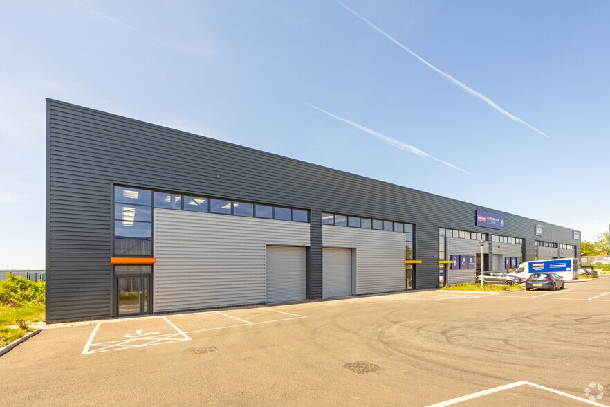 Glaisdale Dr E, Nottingham to rent - Building Photo - Image 2 of 3