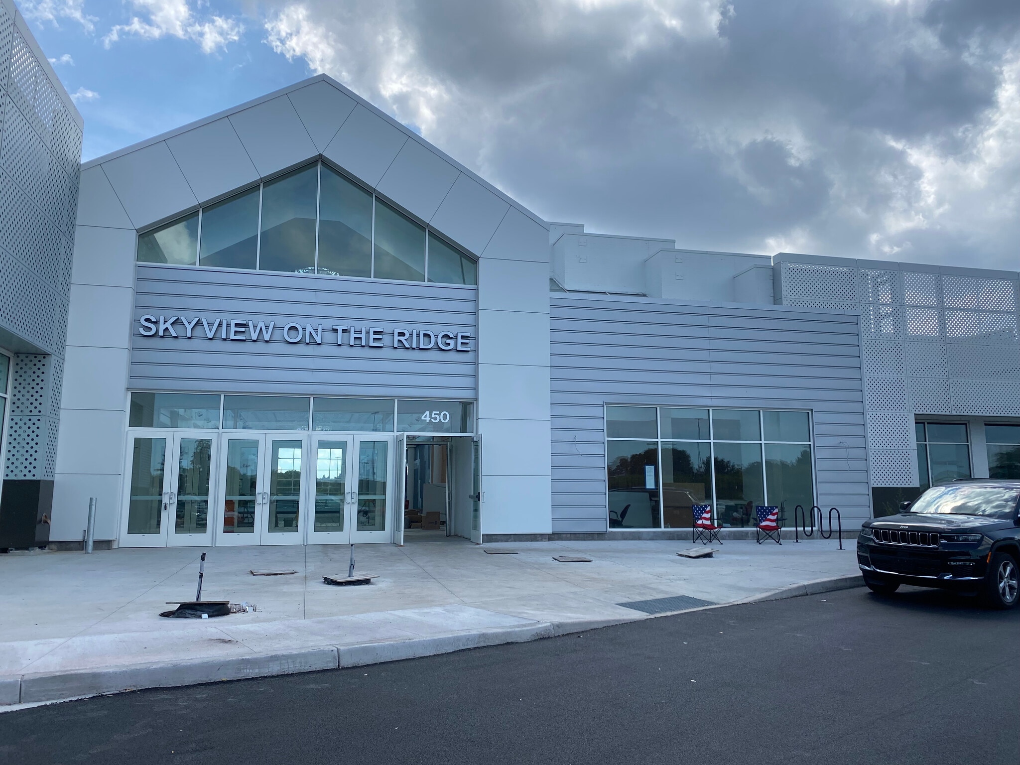 100 Medley Centre Pkwy, Rochester, NY to rent Building Photo- Image 1 of 4