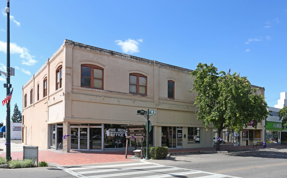 1401-1415 7th St, Sanger, CA for rent - Building Photo - Image 1 of 9