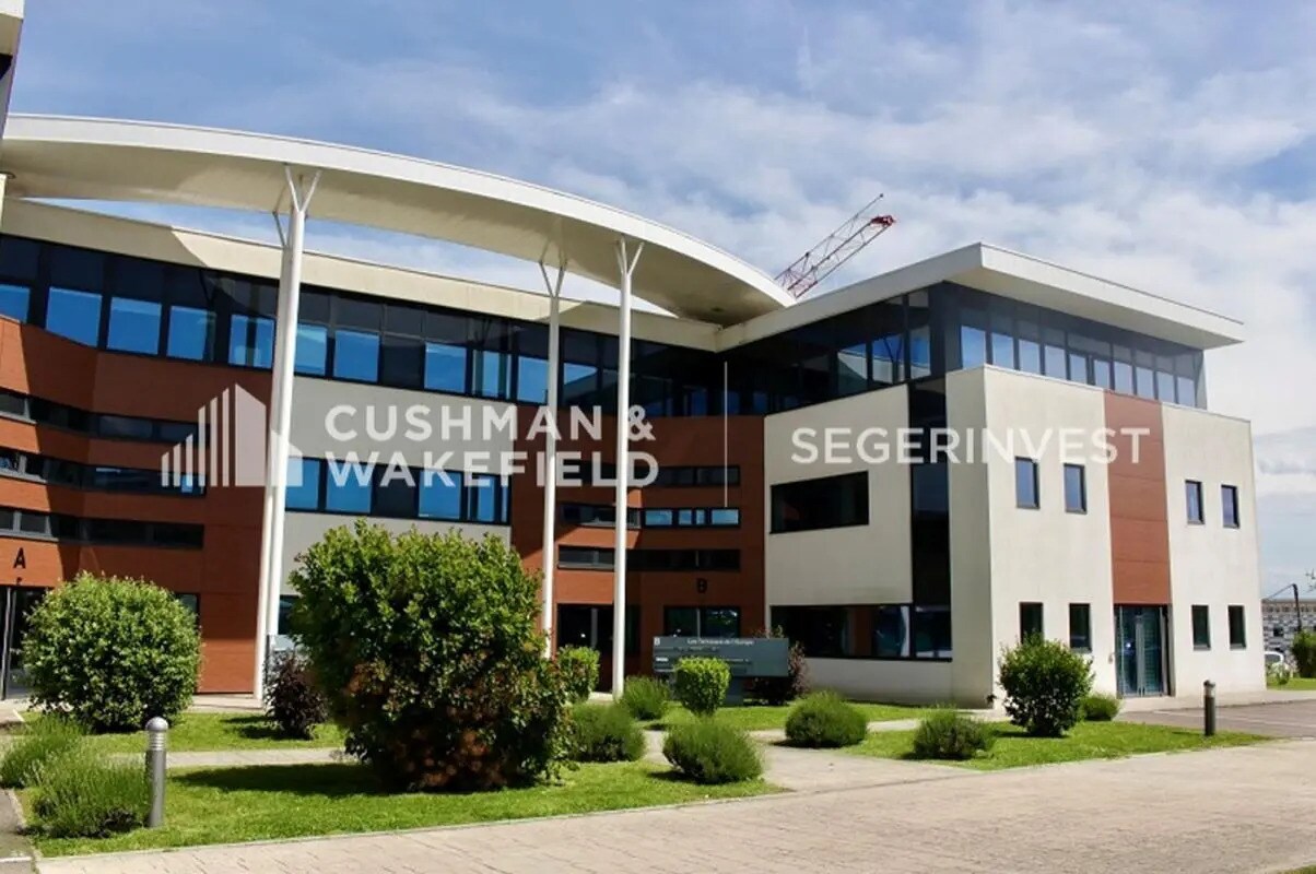 Office in Dijon to rent Building Photo- Image 1 of 6