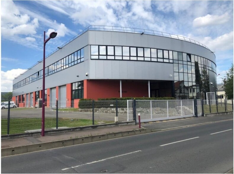 124 Rue Salvador Allendé, Bezons to rent - Building Photo - Image 1 of 11