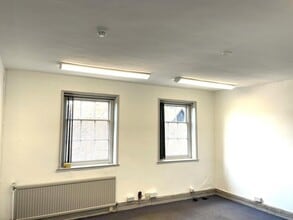 32 Bell St, Henley On Thames to rent Interior Photo- Image 1 of 1