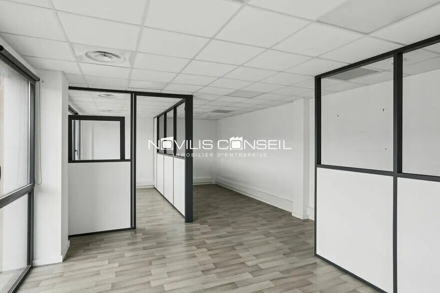 Light Industrial in Toulouse to rent - Interior Photo - Image 2 of 5