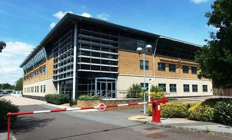 Crockford Ln, Chineham to rent - Building Photo - Image 1 of 2