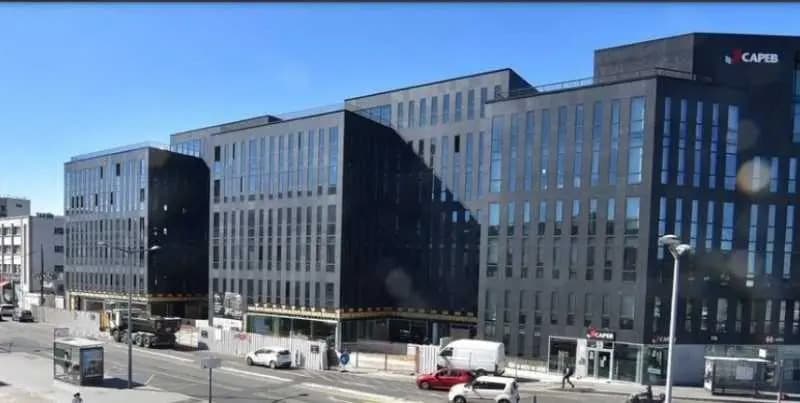 Office in Lyon to rent Building Photo- Image 1 of 13