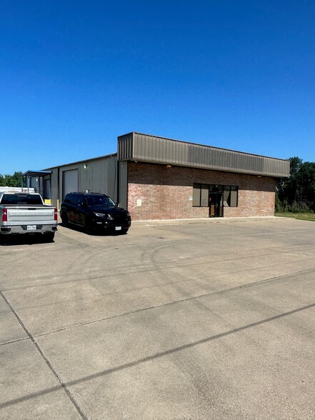 611 S Gun Barrel Ln, Gun Barrel City, TX for sale - Primary Photo - Image 1 of 2