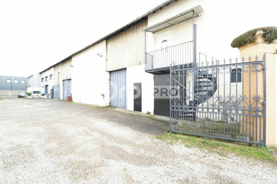 Industrial in Corbas to rent Building Photo- Image 1 of 10