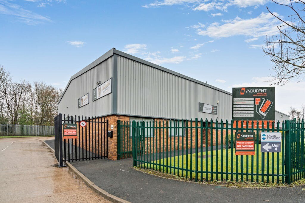 Watery Ln, Darwen to rent Primary Photo- Image 1 of 3