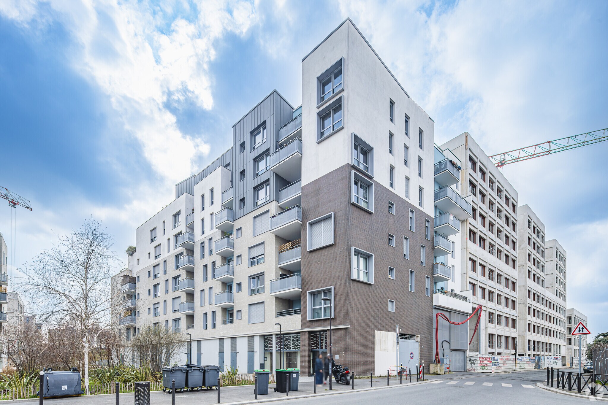 Light Industrial in Ivry-sur-Seine to rent Primary Photo- Image 1 of 13