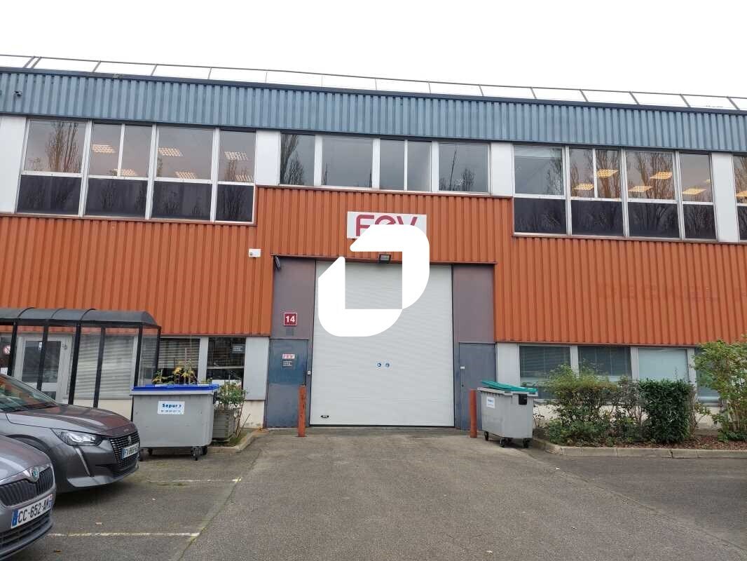4 Rue Albert Einstein, Trappes for sale Building Photo- Image 1 of 10