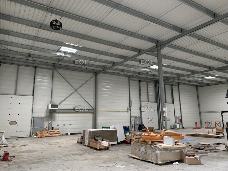 Industrial in Moissy-Cramayel to rent - Interior Photo - Image 3 of 9