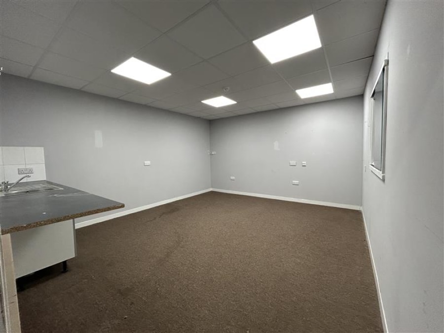 Florence Rd, Callington to rent Interior Photo- Image 1 of 7